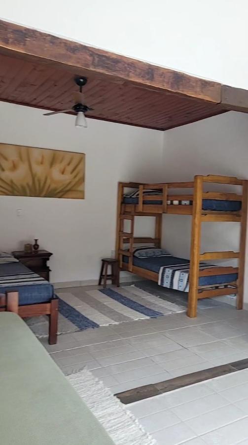 Encasa Guest House - Hospedagem Suites Em イリャベラ エクステリア 写真